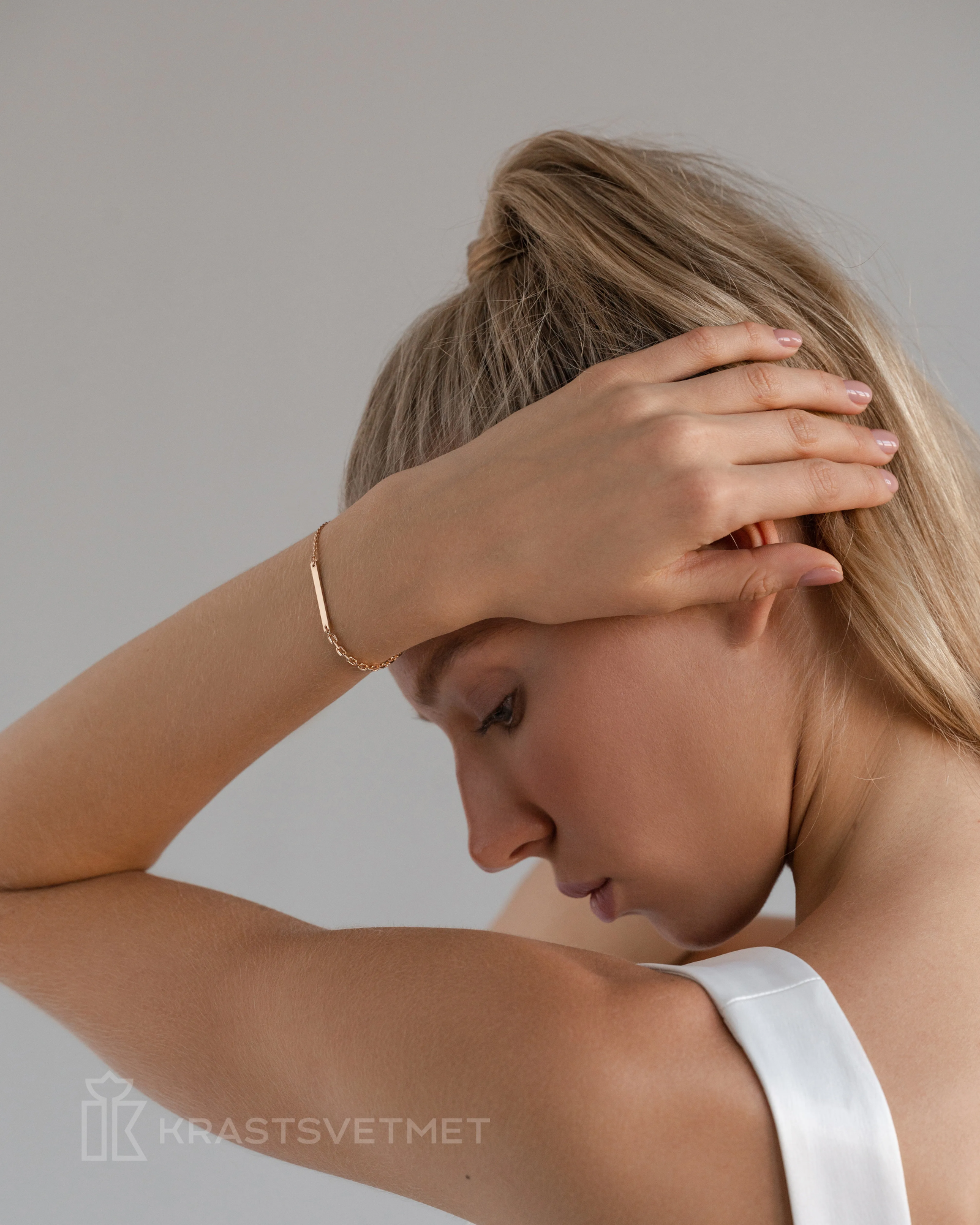 Браслет из красного золота с пластиной